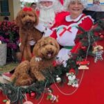 Nelly and Lucia with Mr and Mrs. Claus.